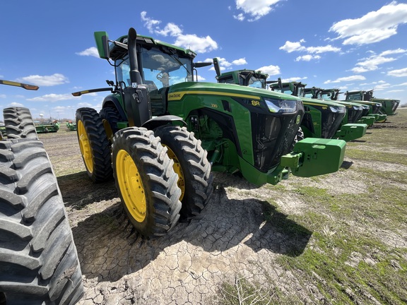 2025 John Deere 8R 230