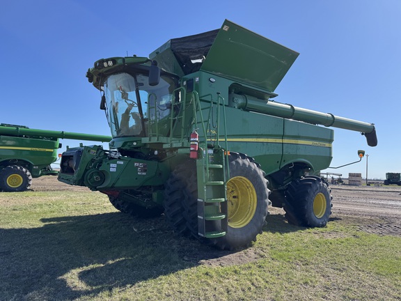 2024 John Deere S790
