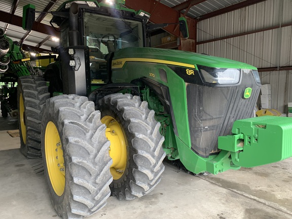 2022 John Deere 8R 370