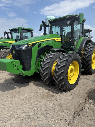 2025 John Deere 8R 340