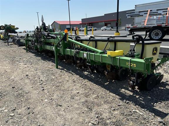 2014 John Deere 725