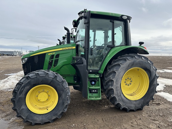 2022 John Deere 6110M