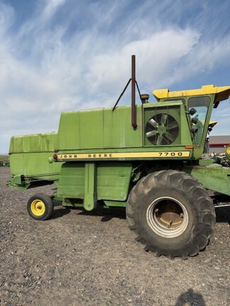 1972 John Deere 7700