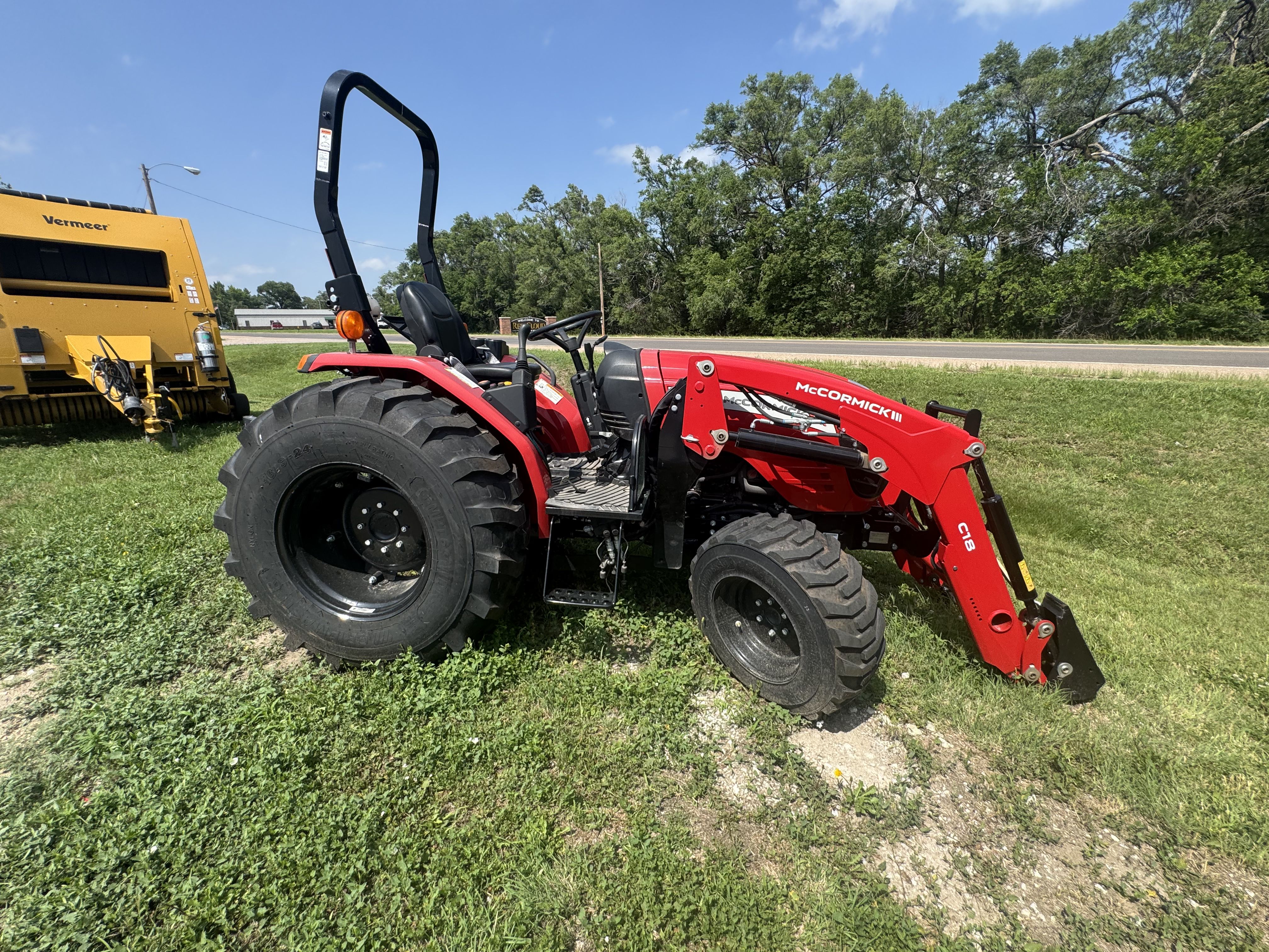 2025 McCormick X1.37 + C18 Loader