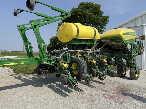 2016 John Deere 1775NT