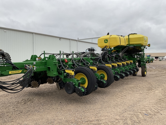 2023 John Deere 1775NT