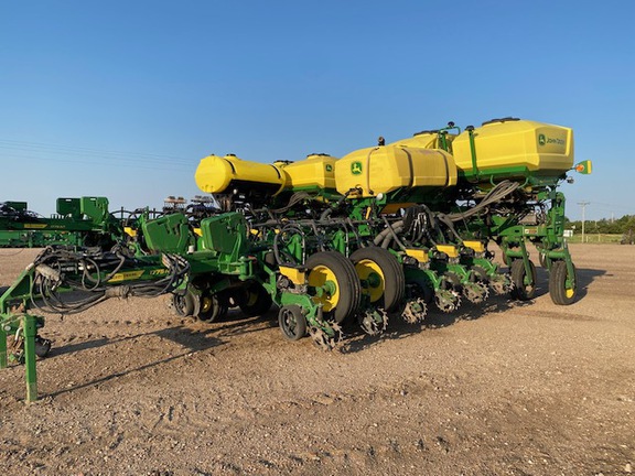 2022 John Deere 1775NT