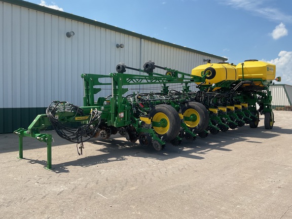 2023 John Deere 1775NT