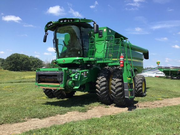 2022 John Deere S760