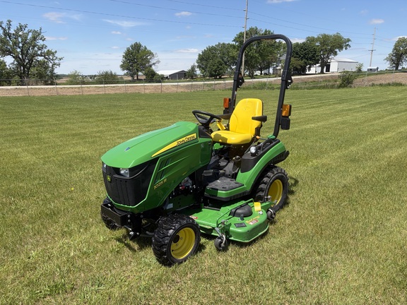 2017 John Deere 1025R
