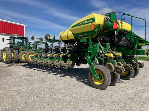 2018 John Deere 1775NT