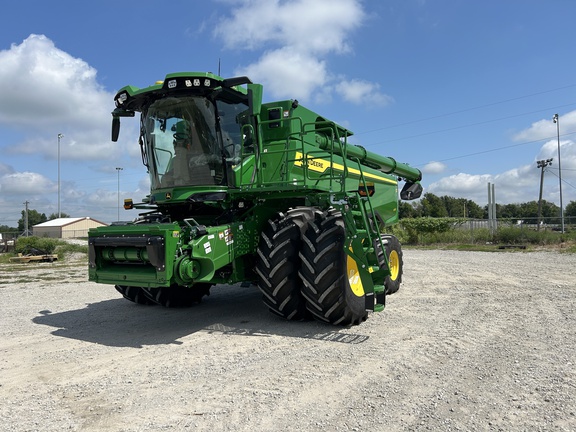 2025 John Deere S7 600