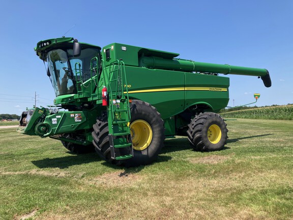 2021 John Deere S780