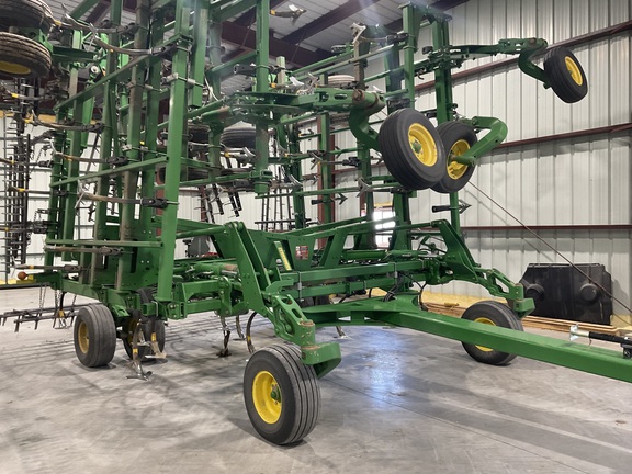 2015 John Deere 2210