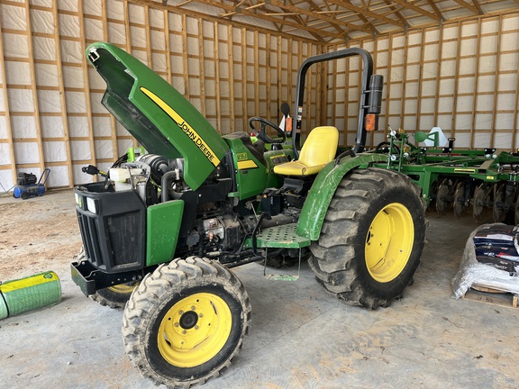 2009 John Deere 4105