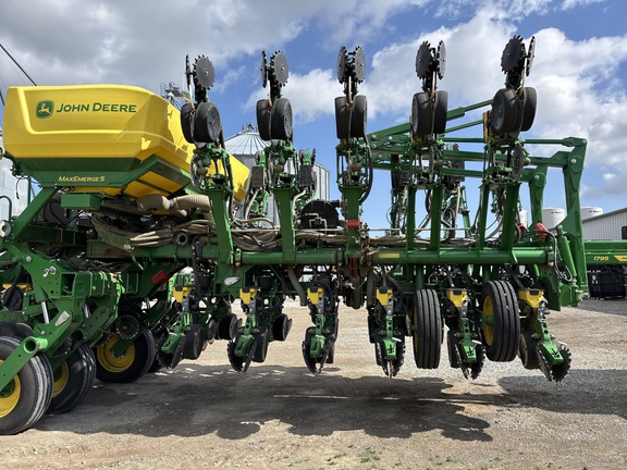 2023 John Deere 1795