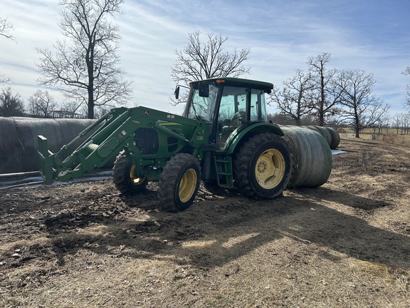 2012 John Deere 6100D
