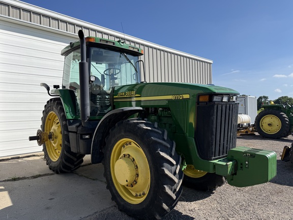 2001 John Deere 8110