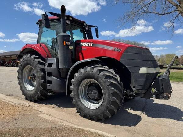 2019 Case IH Magnum 280