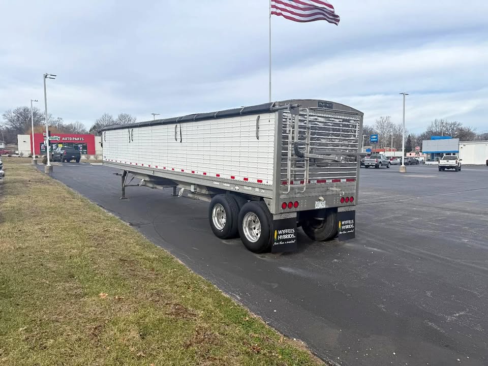 2015 Stoughton Grain Hopper