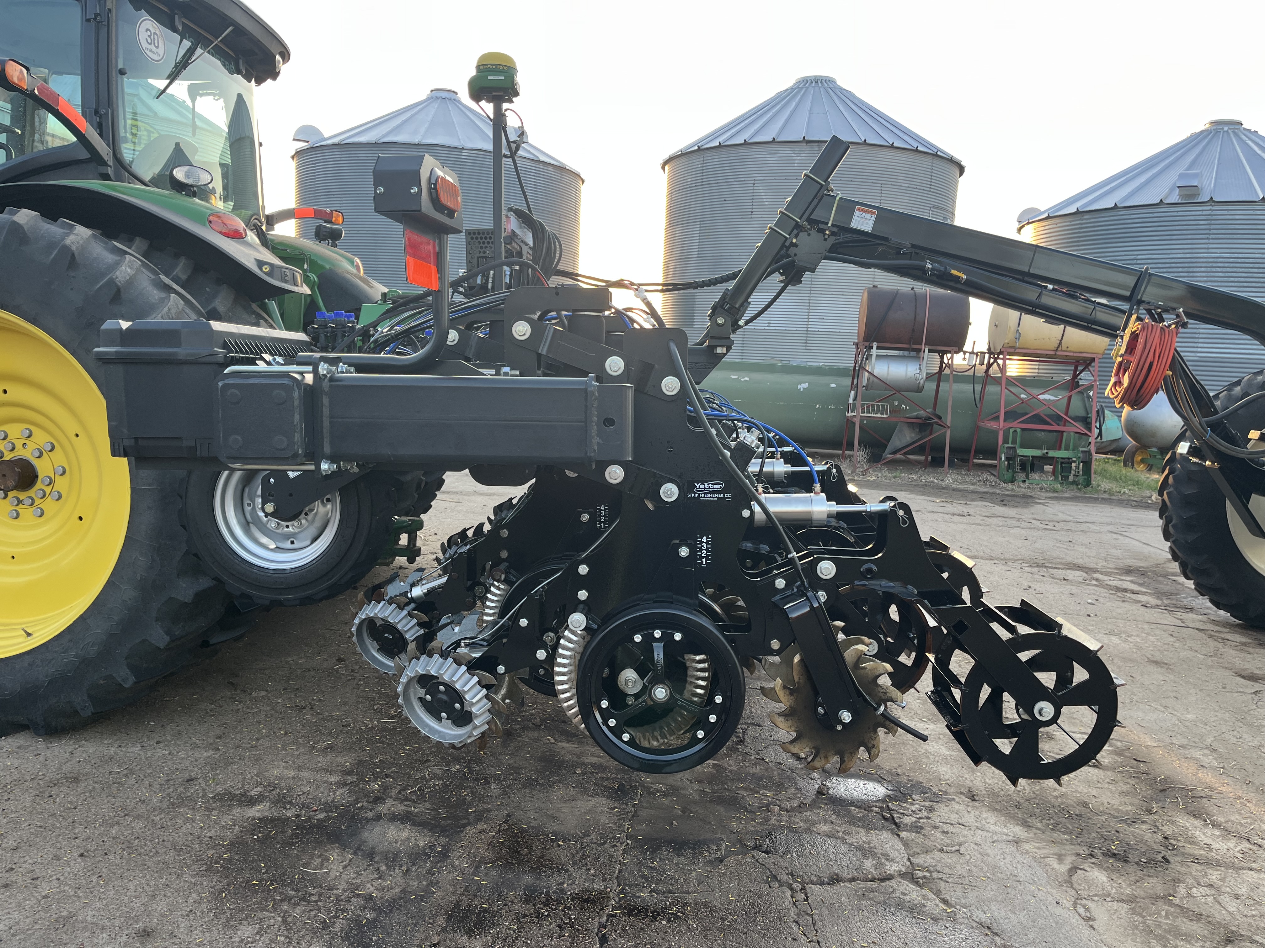 2025 Yetter strip till strip till  2984cc