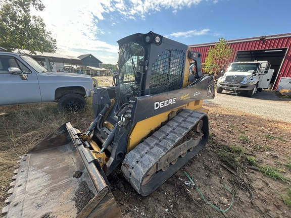 2022 John Deere 325G