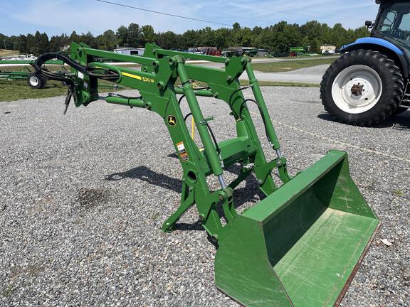 2022 John Deere 520M