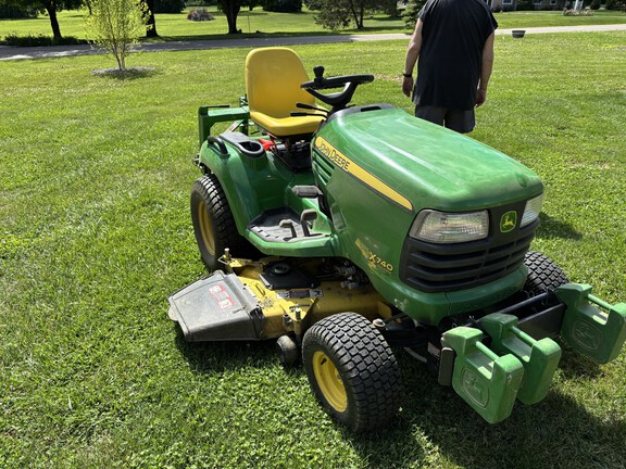 2011 John Deere X740