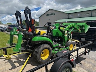 2017 John Deere 1025R