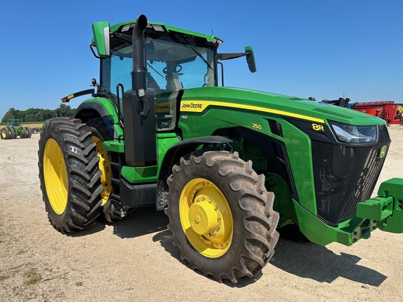 2024 John Deere 8R 250