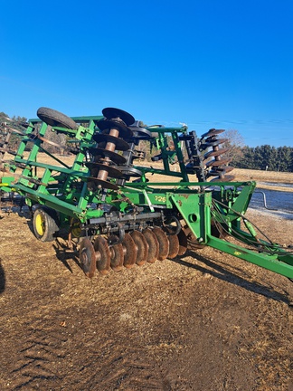 2003 John Deere 726