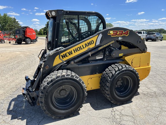 2021 New Holland L334