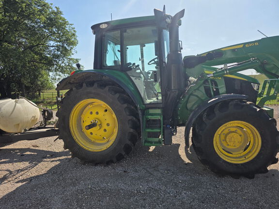 2023 John Deere 6120M