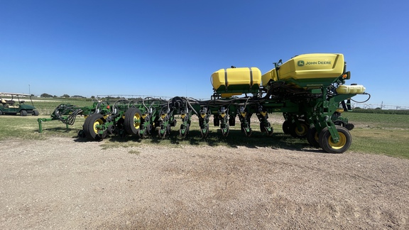 2022 John Deere 1775NT