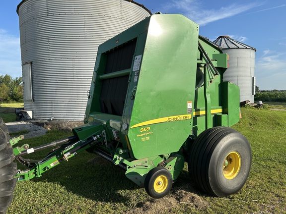 2017 John Deere 569