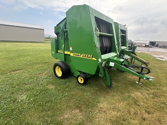 2000 John Deere 567