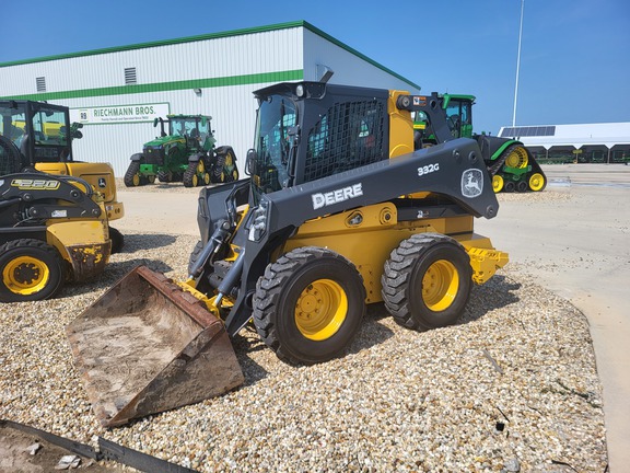 2023 John Deere 332G