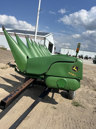 2011 John Deere 608C