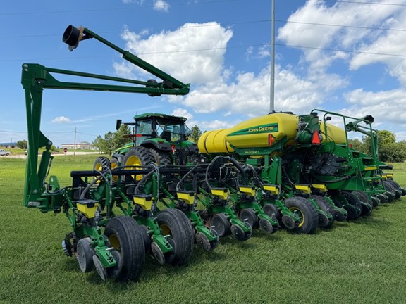 2015 John Deere 1775NT