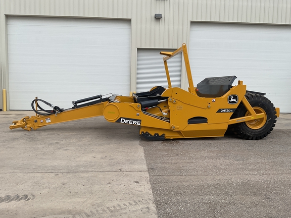 2026 John Deere 2412DE