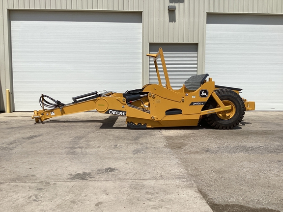 2026 John Deere 2412DE