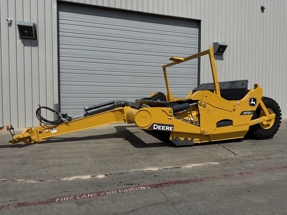 2026 John Deere 2412DE