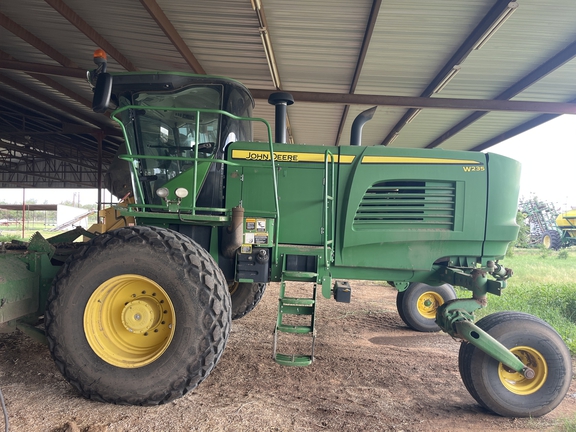 2016 John Deere W235