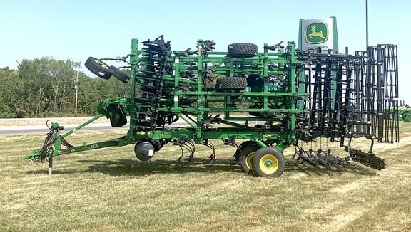 2023 John Deere 2330