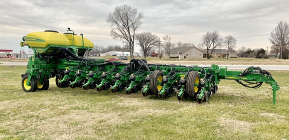 2020 John Deere 1775NT
