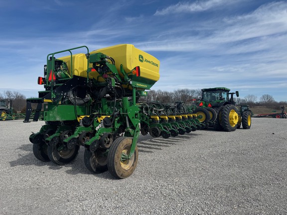 2023 John Deere 1775NT