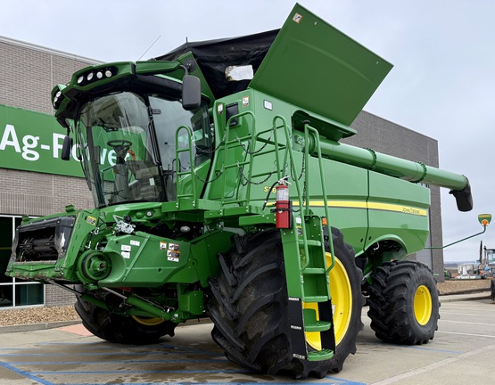 2021 John Deere S780