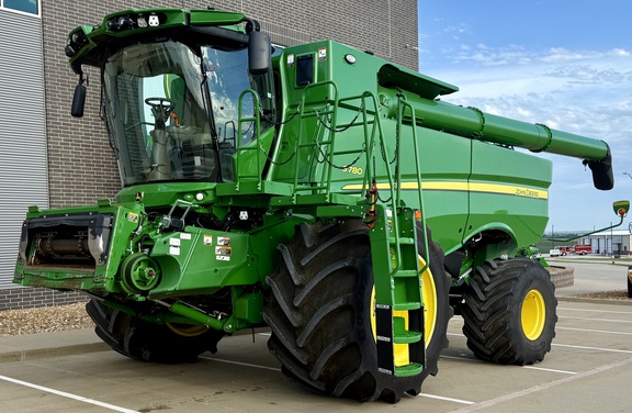 2023 John Deere S780