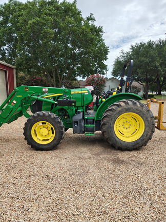 2016 John Deere 5085M