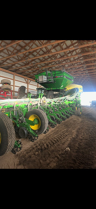 2015 John Deere 1775NT